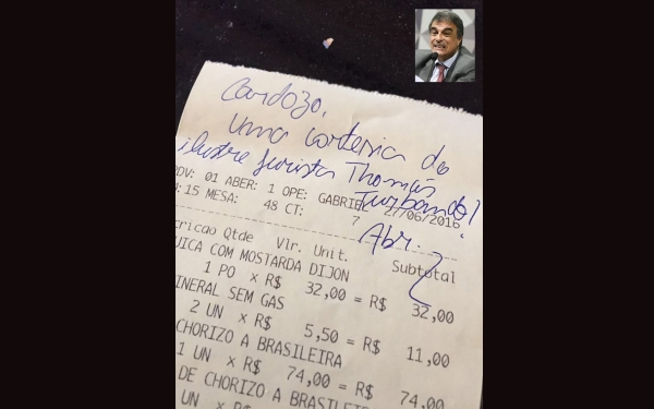 Tomás Turbando paga conta de Cardozo