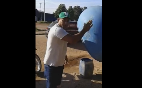 Vídeo reclamando de prefeito faz sucesso no Facebook