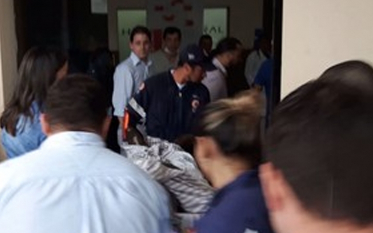 Momento em que o ex-governador deu entrada no Hospital Geral de Roraima, logo depois de saber que cumpriria pena em presidio federal 