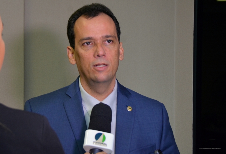 Deputado quer solução para caos no HGR