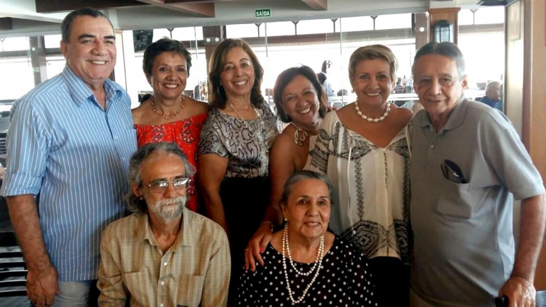 A matriarca dos Pinheiros com os filhos: Aroldo, Aurileide, Auricélia, Aurilene, Aleide, Anchieta e Agenor