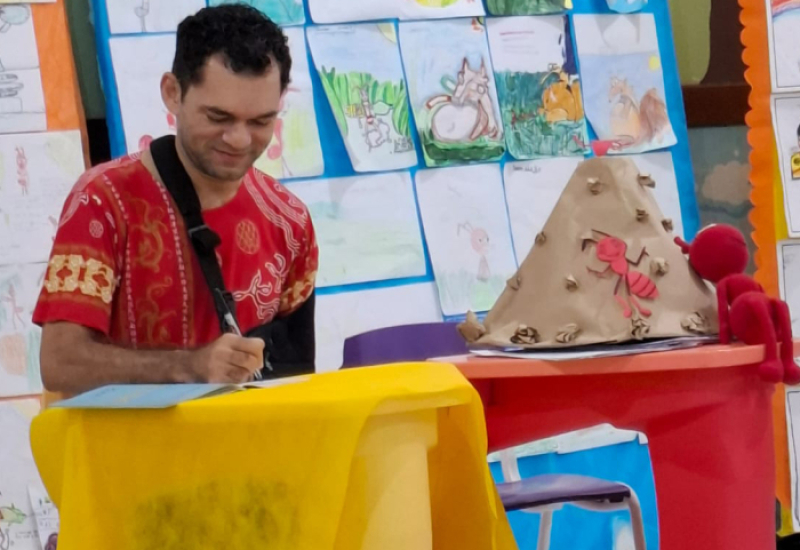 Projeto incentiva a leitura em escolas